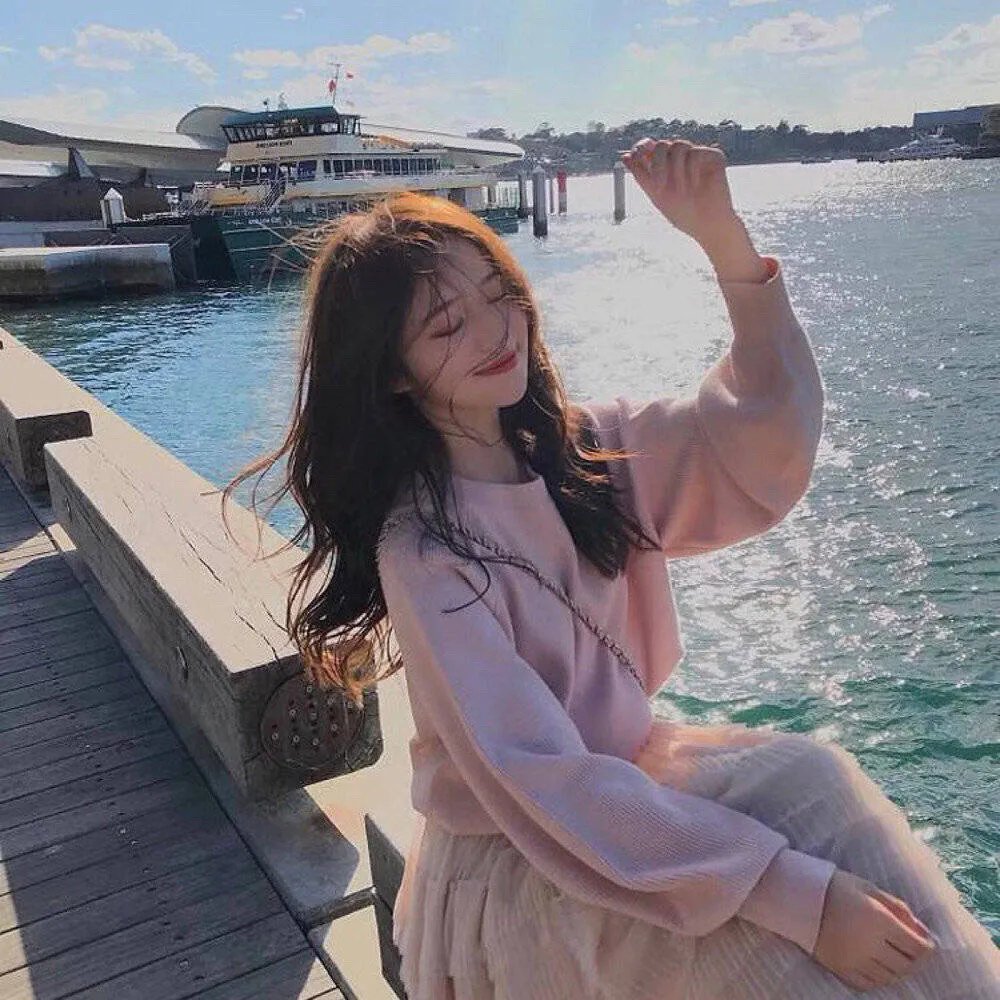 战火中的花蕾